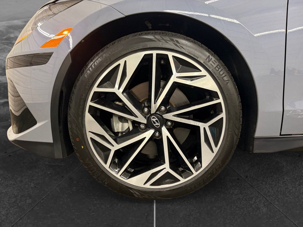 Used 2025 Hyundai Ioniq 6 SEL RWD image 32