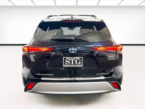Used 2021 Toyota Highlander Platinum FWD image 5