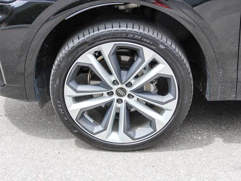 Used 2023 Audi Q5 2.0T Premium Plus w/ Premium Plus Package AWD/4WD image 9