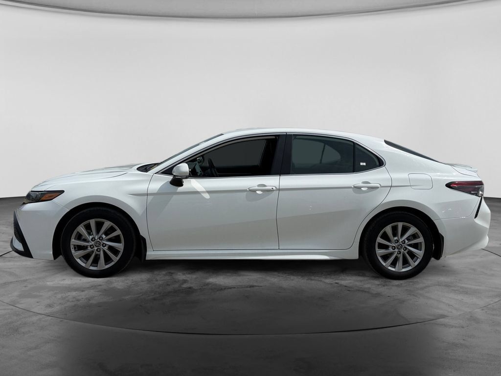 Used 2024 Toyota Camry SE FWD image 6
