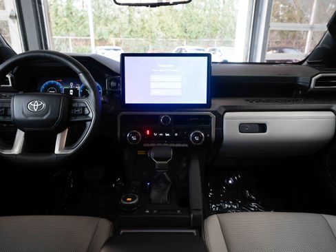 Used 2024 Toyota Tacoma Limited image 20