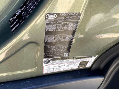 New 2025 Land Rover Defender 90 S image 18