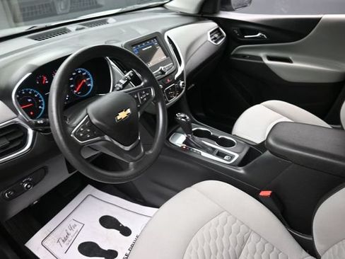 Used 2019 Chevrolet Equinox LS w/ LS Convenience Package FWD image 18