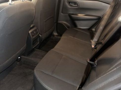 Used 2024 Nissan Rogue S image 29