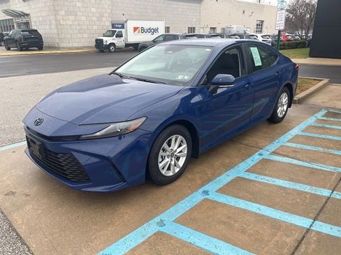 Used 2025 Toyota Camry LE image 6