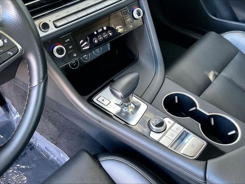 Used 2025 Genesis G70 2.5T RWD image 17