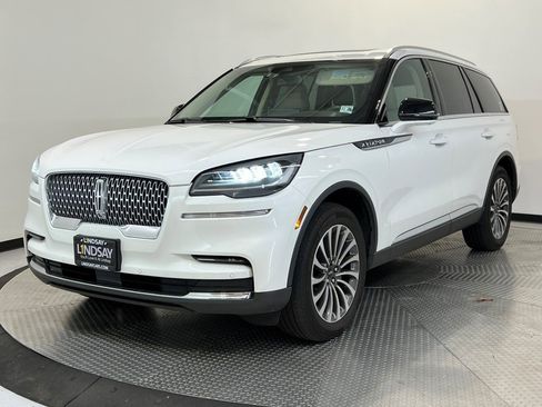 Used 2022 Lincoln Aviator Reserve w/ Elements Package Plus image 3
