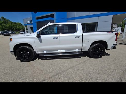 Used 2025 Chevrolet Silverado 1500 LTZ AWD/4WD image 5