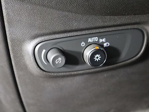 Used 2020 Chevrolet Equinox LS FWD image 22