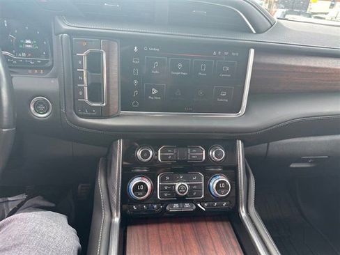 Used 2024 GMC Yukon XL Denali Ultimate AWD/4WD image 12