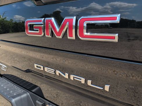 New 2026 GMC Sierra 1500 Denali w/ Denali Reserve Package AWD/4WD image 34