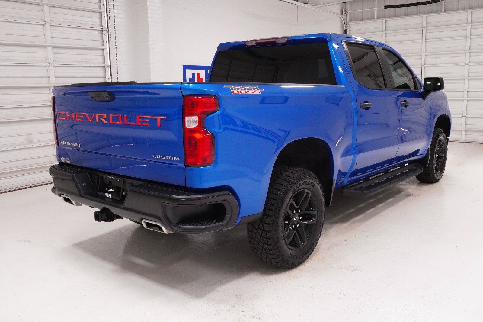 Used 2024 Chevrolet Silverado 1500 Custom Trail Boss AWD/4WD image 25