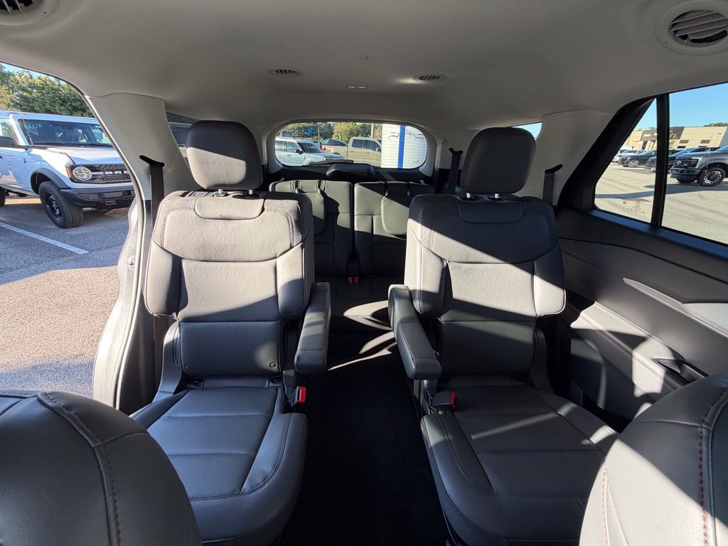 New 2026 Ford Explorer Active w/ Active Comfort Package AWD/4WD image 17