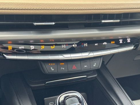 Used 2024 Cadillac XT4 Luxury w/ Cold Weather Package image 46