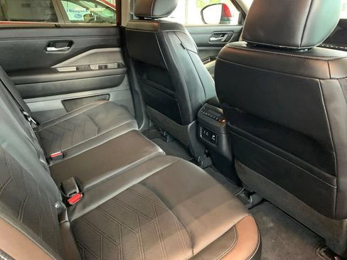 Used 2024 Nissan Pathfinder Platinum w/ Cargo Package AWD/4WD image 20