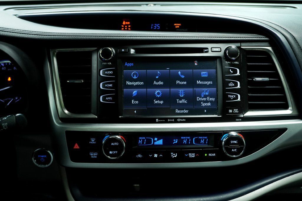 Used 2018 Toyota Highlander XLE AWD/4WD image 20