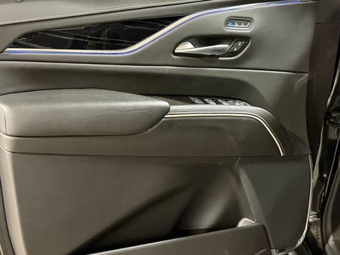Certified 2024 Cadillac Escalade ESV V AWD/4WD image 10