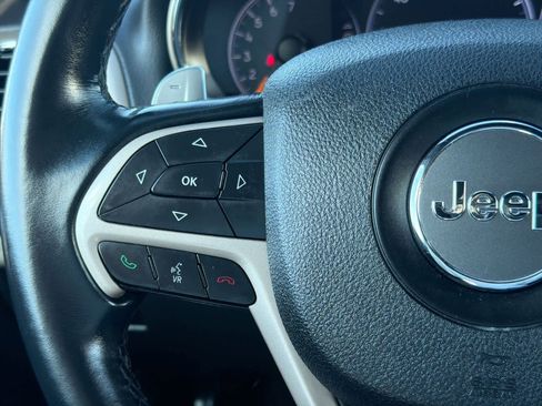 Used 2017 Jeep Grand Cherokee Laredo w/ Quick Order Package 23E image 24