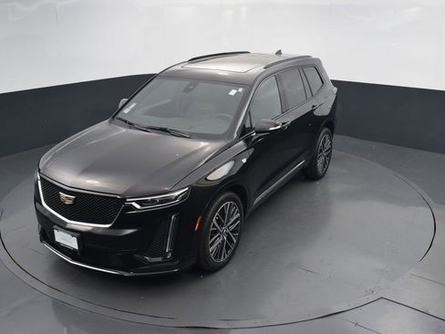 Used 2023 Cadillac XT6 Sport w/ Technology Package image 41