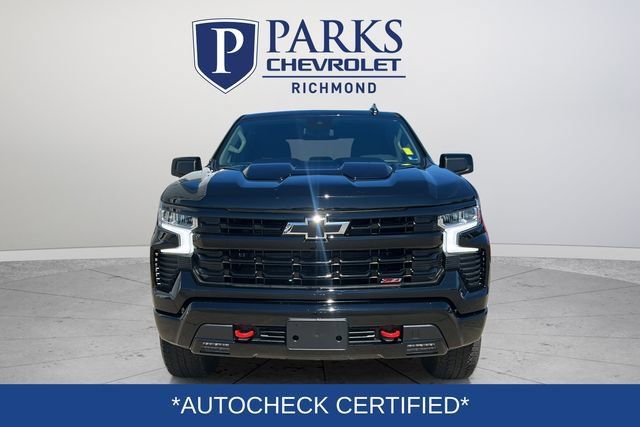 Used 2026 Chevrolet Silverado 1500 LT Trail Boss w/ Convenience Package II AWD/4WD image 2