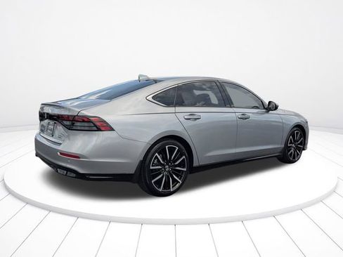 Used 2023 Honda Accord Touring image 3