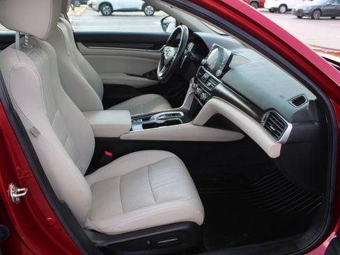 Used 2020 Honda Accord Touring image 16
