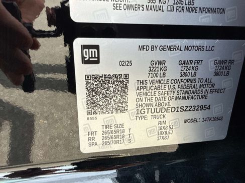 Used 2025 GMC Sierra 1500 SLT AWD/4WD image 34