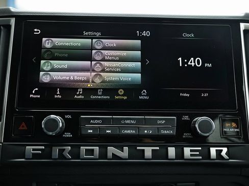 Used 2025 Nissan Frontier SV w/ SV Convenience Package image 35