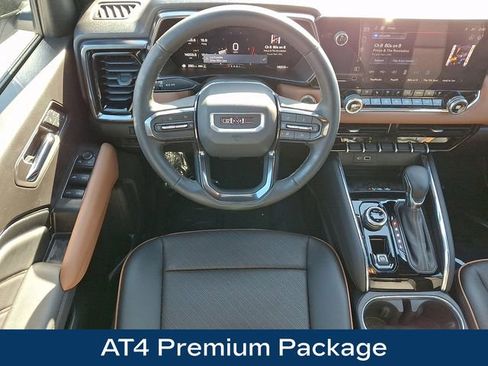 Used 2025 GMC Canyon AT4 w/ AT4 Premium Package AWD/4WD image 3