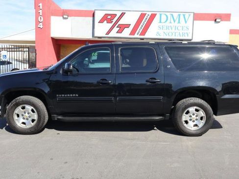 Used 2014 Chevrolet Suburban LT image 4
