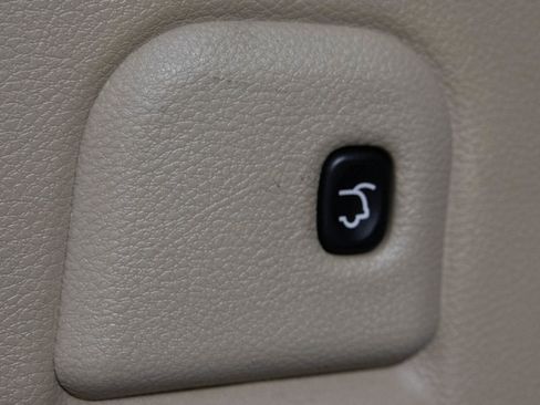 Used 2019 Jeep Grand Cherokee Limited image 36