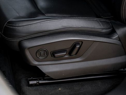 Used 2022 Audi Q8 Premium Plus AWD/4WD image 32