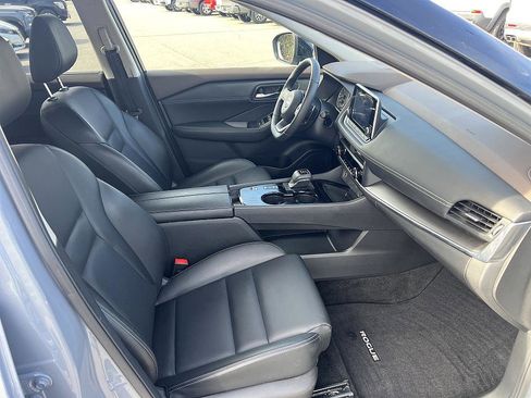Certified 2023 Nissan Rogue SV w/ SV Premium Package image 17