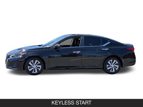 Used 2023 Nissan Altima 2.5 S FWD image 5