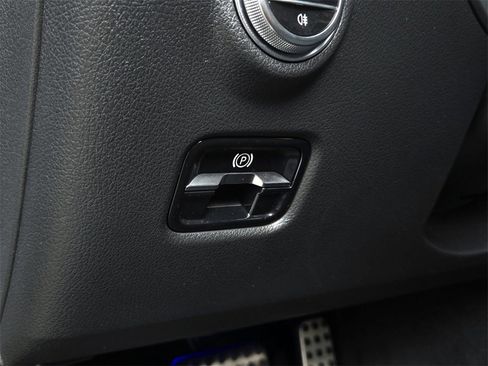 Used 2023 Mercedes-Benz C 300 Sedan image 24