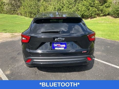 Used 2024 Chevrolet Trax RS w/ Sunroof Package FWD image 7