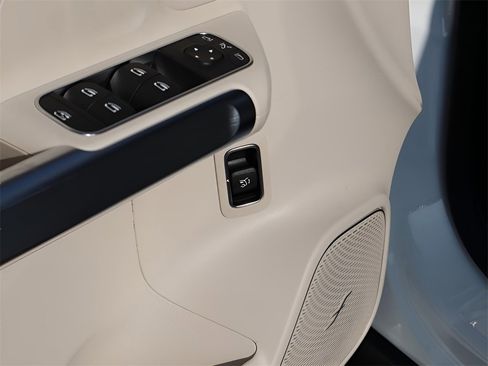 New 2026 Mercedes-Benz GLB 250 4MATIC image 28