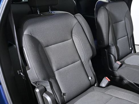 Used 2023 Chevrolet Traverse LT FWD image 27