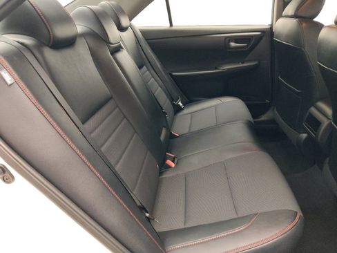 Used 2016 Toyota Camry SE FWD image 19