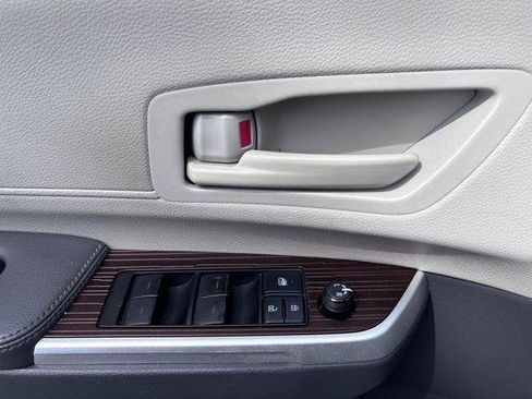 Used 2021 Toyota Sienna LE FWD image 9