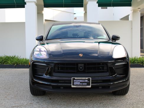 Certified 2025 Porsche Macan image 10