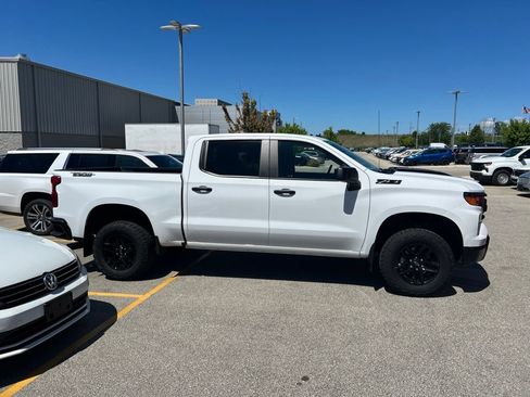 Used 2025 Chevrolet Silverado 1500 Custom Trail Boss w/ Dark Appearance Package AWD/4WD image 4