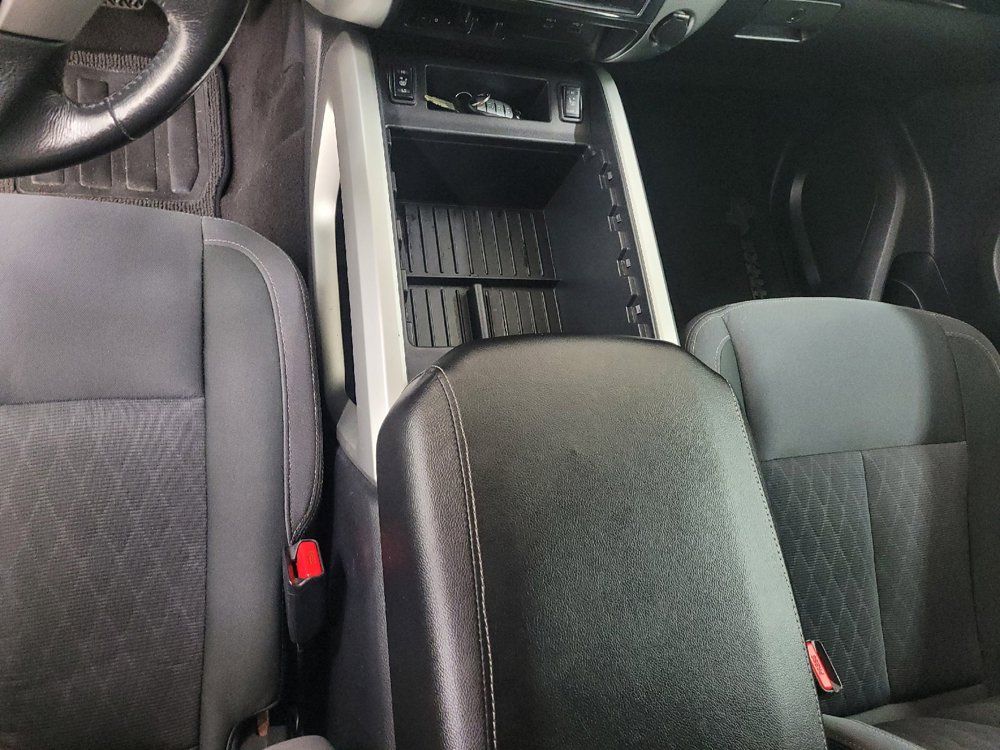 Used 2020 Nissan Titan SV w/ SV Convenience Package RWD image 26
