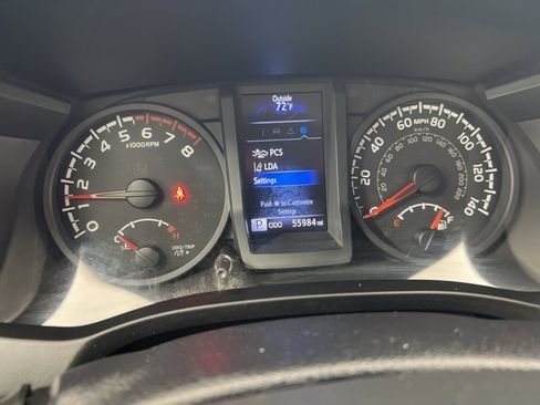 Used 2018 Toyota Tacoma SR image 9