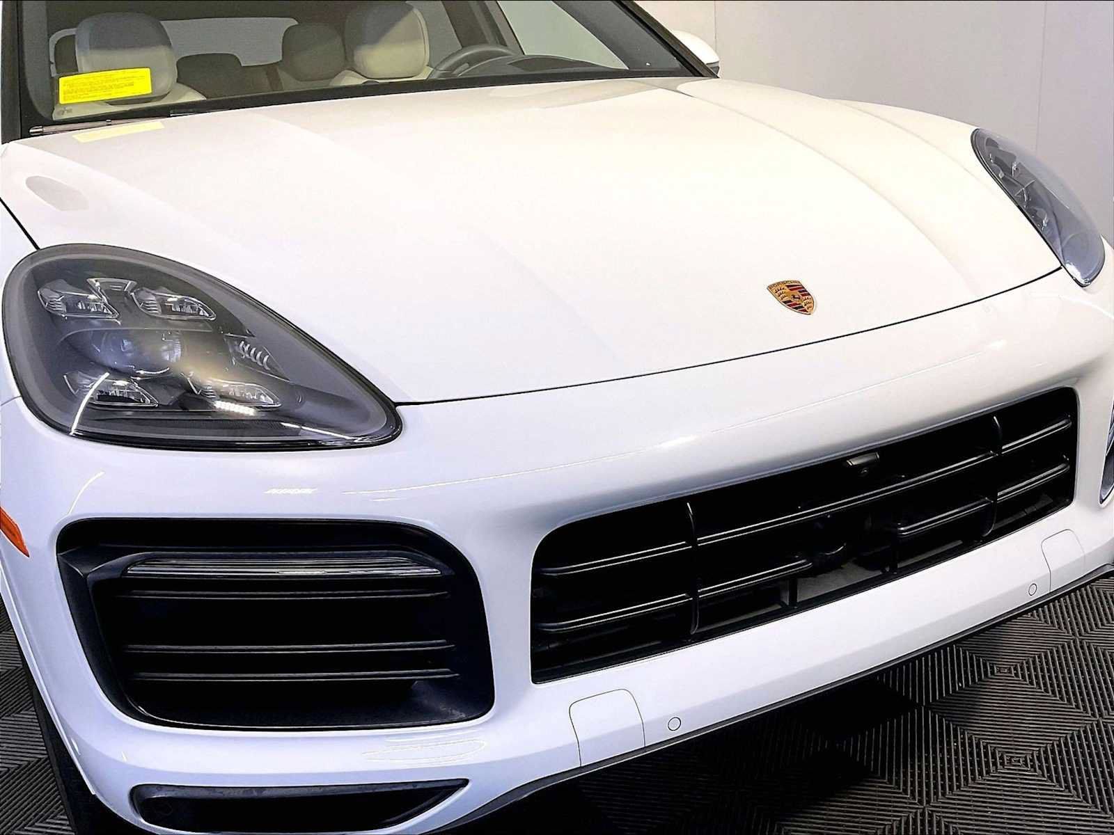 Certified 2023 Porsche Cayenne Platinum Edition AWD/4WD image 34