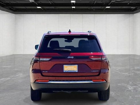Certified 2023 Jeep Grand Cherokee Laredo w/ Luxury Tech Group I AWD/4WD image 6