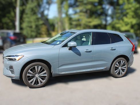 Used 2022 Volvo XC60 B5 Inscription w/ Advanced Package FWD image 4