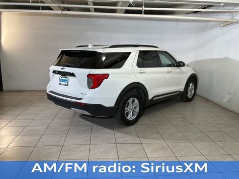 Used 2022 Ford Explorer XLT w/ Equipment Group 202A image 8