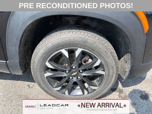 Used 2022 Chevrolet TrailBlazer LT w/ Convenience Package AWD/4WD image 9