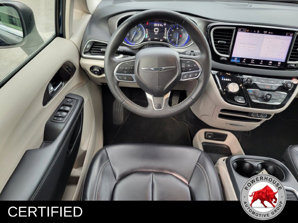 Used 2023 Chrysler Pacifica Touring-L FWD image 21